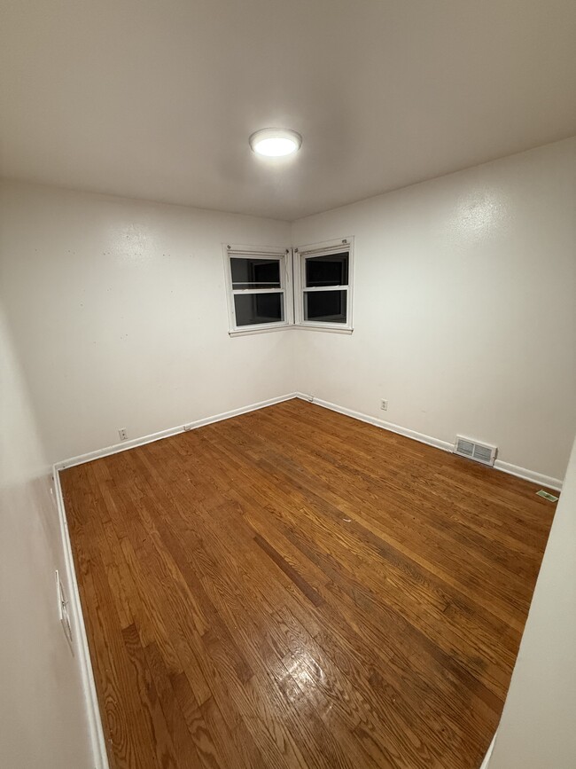 Building Photo - 3210 N 40th St