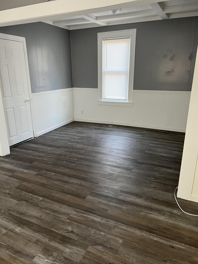 Building Photo - 1918 W Howett St