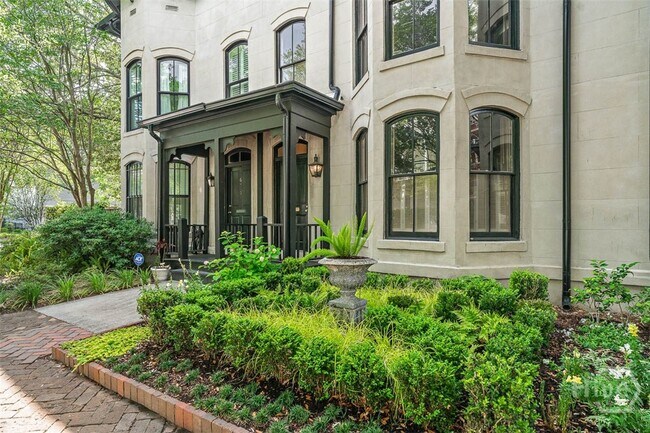 Foto del edificio - 623 Tattnall St