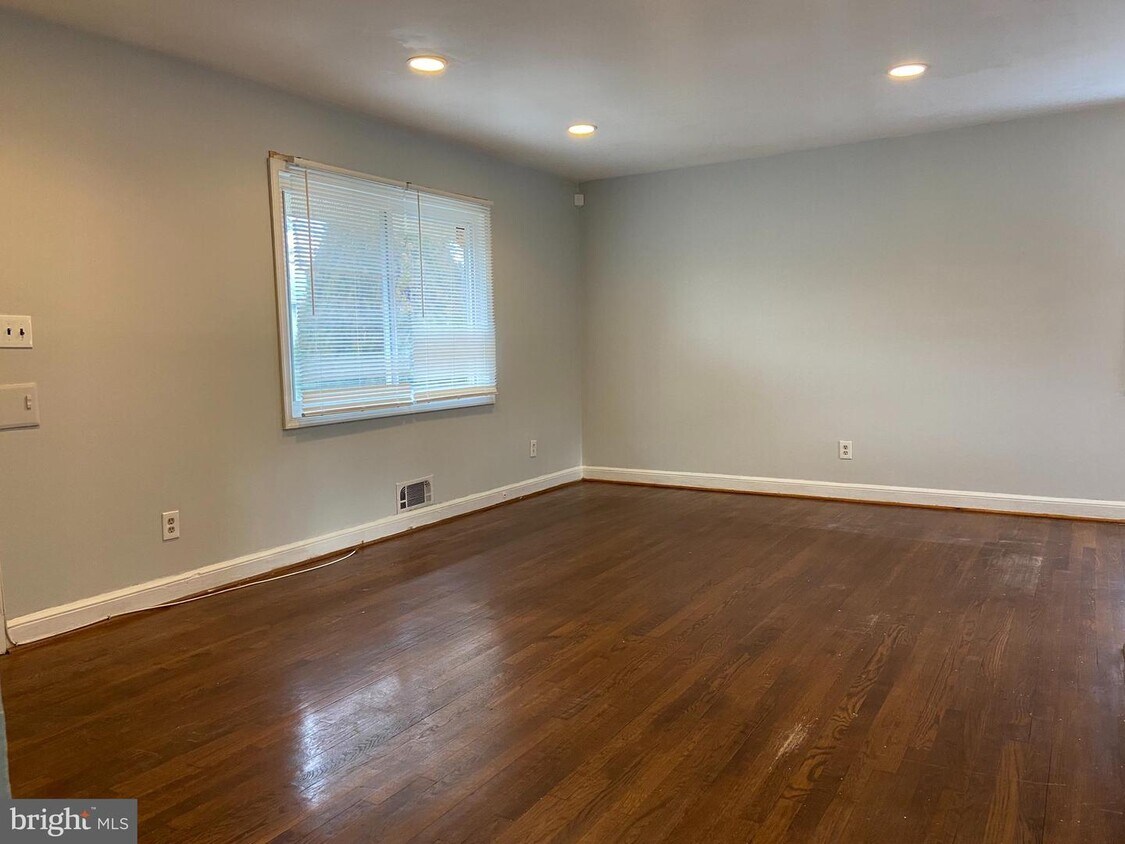 9103 Wallace Rd, Lanham, MD 20706 House Rental in Lanham, MD