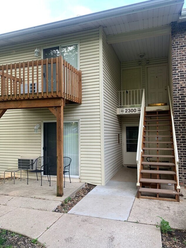 Foto principal - 2300 Light Rd