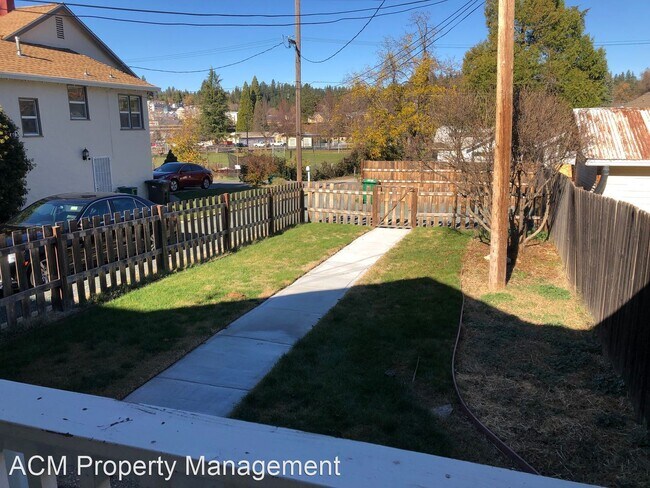 Foto del edificio - 2 br, 1 bath House - 109 Florence Ave