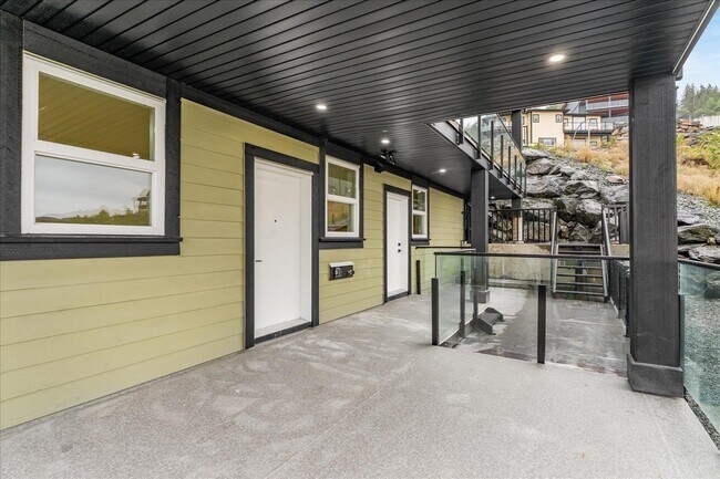 Building Photo - STUDIO LOWER-8211 HARVEST PLACE,Eastern Hillsides