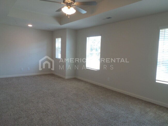 Building Photo - 152 The Heights Dr