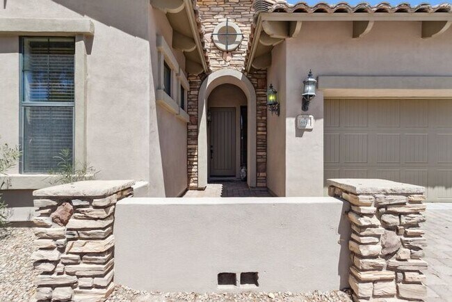 Foto del edificio - A Beautiful Las Sendas Home in a Gated Community