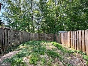 Building Photo - 8064 Steeple Chase Ct