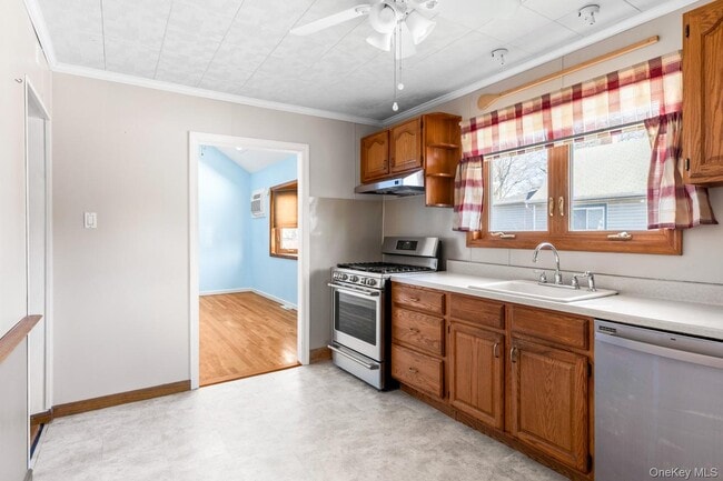 Building Photo - 105 Muncy Ave