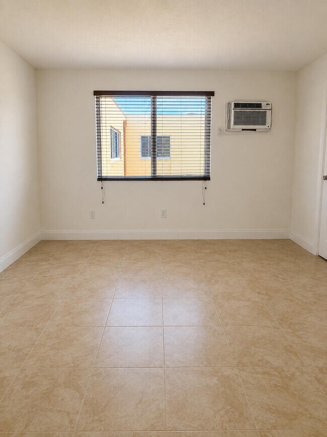 Foto del edificio - 6980 NW 186th St