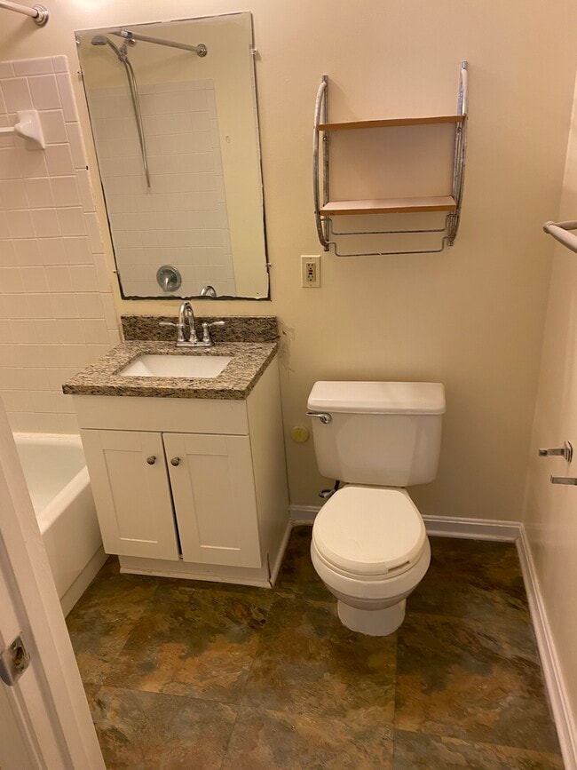 Building Photo - 2609 Camelback Ln