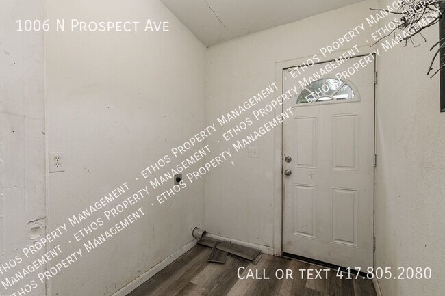 Foto del edificio - 2 Bedroom / 1 Bath Midtown