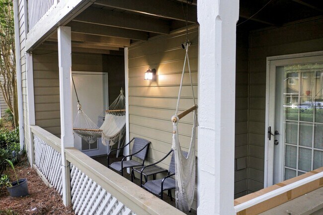 Foto del edificio - 6425 Pinebark Way