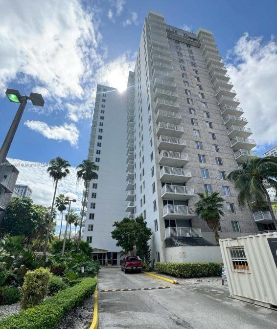 Foto principal - 850 N Miami Ave