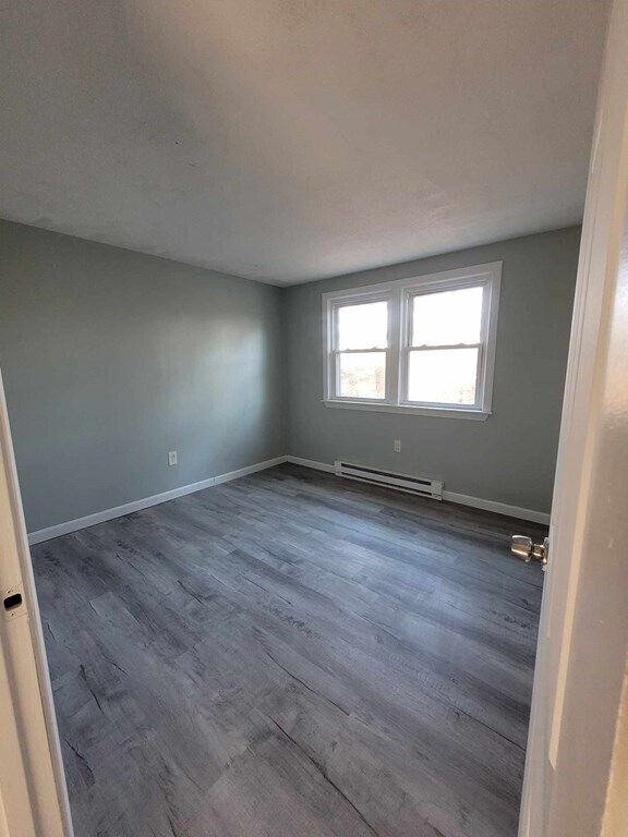 Building Photo - 20 Skylark Ave