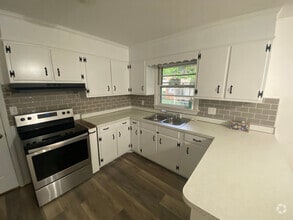 Building Photo - 298 Eastwood Dr