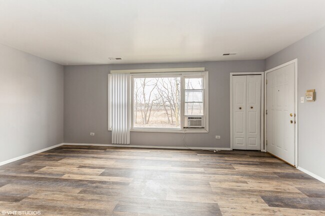 Foto del edificio - 87 Paxton Ave