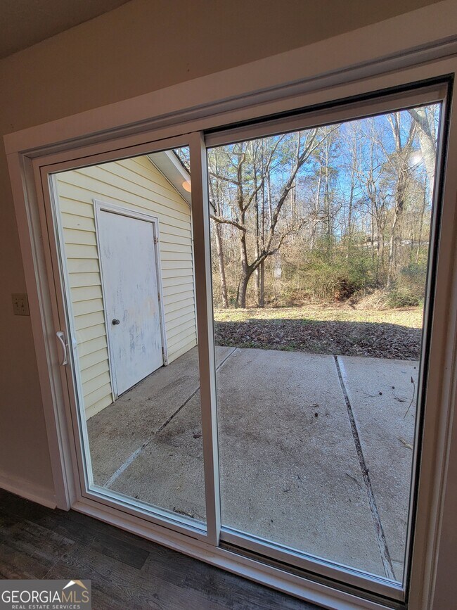 Foto del edificio - 2938 Bridge Dr