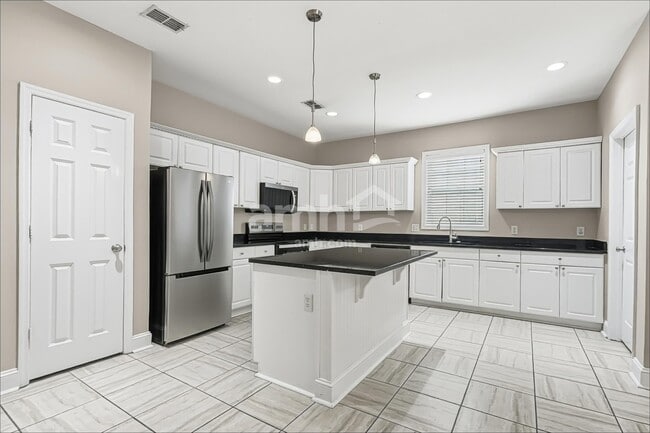 Foto del edificio - 45 Wintergreen Dr