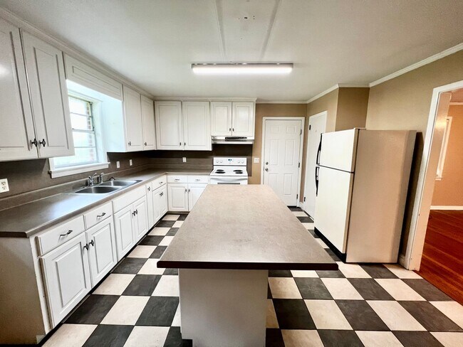 Foto del edificio - 107 Woodland Cir