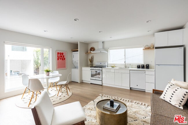 Building Photo - 1948 Preston Ave