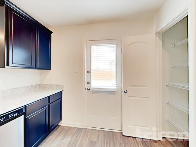 Foto del edificio - 11750 Davalos Ln