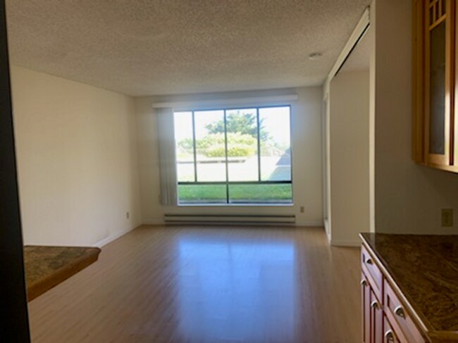 Foto del edificio - Studio Condo Available!