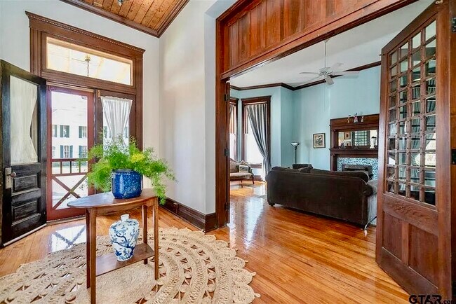 Foto del edificio - 182 W 5th St