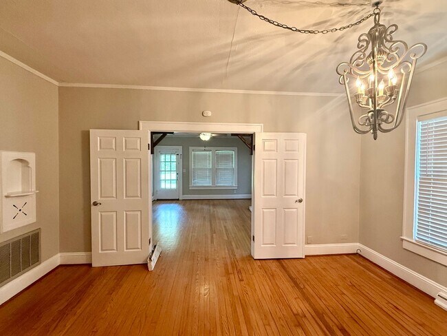 Foto del edificio - Three bedroom, 1 bath house in Burlington