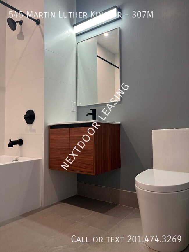 Foto del edificio - 545 Martin Luther King Dr-307M