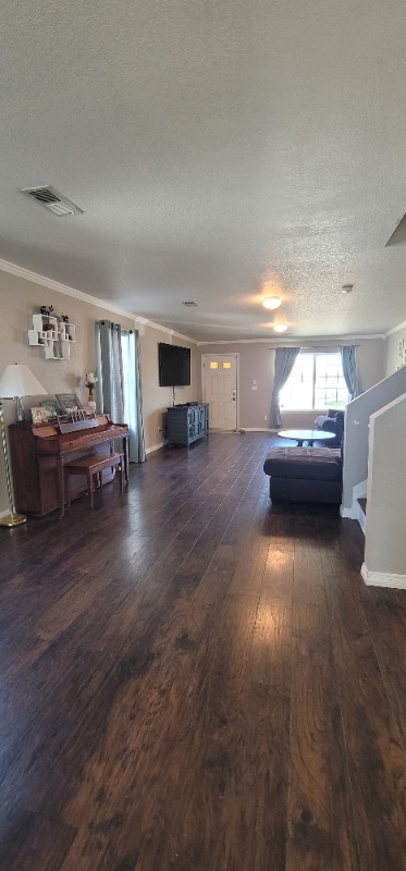 Building Photo - 9565 Castle Oaks Dr