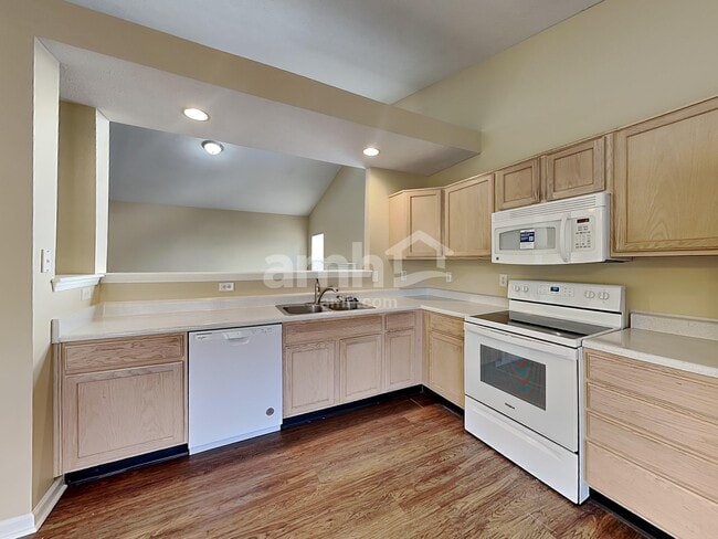 Building Photo - 12293 Driftstone Dr