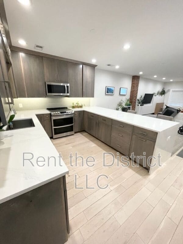 Photo - 1316 Staples St NE House