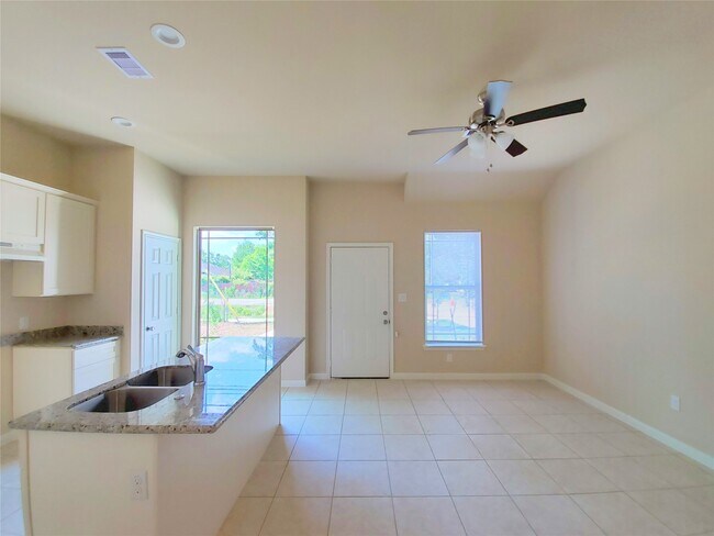 Foto del edificio - 4214 Weaver Rd