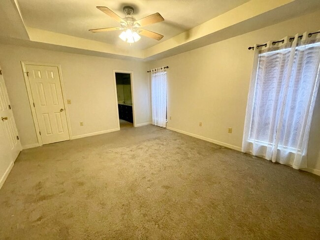 Building Photo - 3 Bedroom 2 Bathroom Home for Rent in the ...
