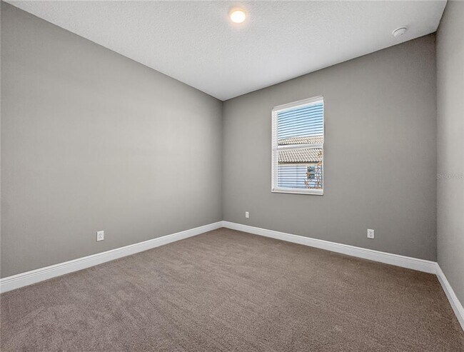 Foto del edificio - 1673 Suttonset Trl