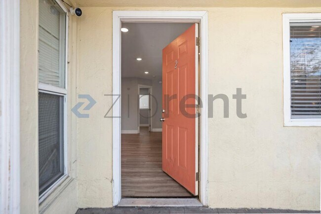 Building Photo - 26910 Manon Ave