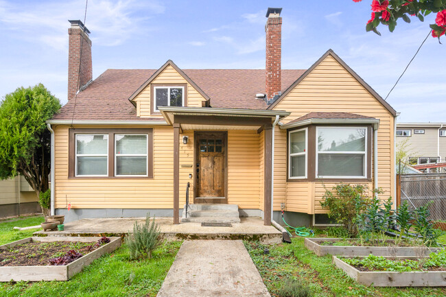 Building Photo - 1415 NE Webster St