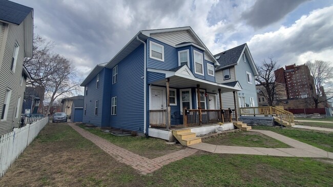 Building Photo - 2227 5th Ave S