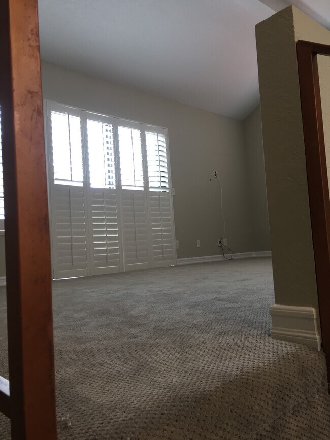 2240 Martinique Ln Unit 2240, Oxnard, CA 93035 Condo for Rent in