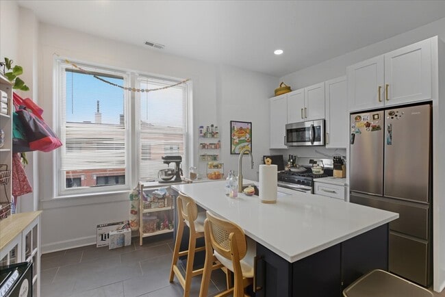 Building Photo - 2350 W Charleston St