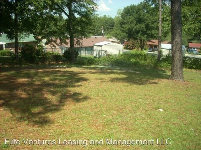 Building Photo - 2327 Burnside Dr