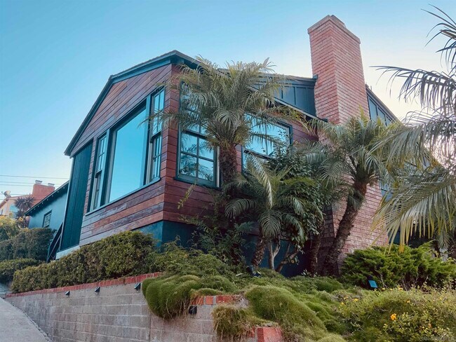Building Photo - 3411 Zola St