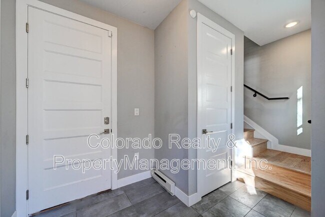 Building Photo - 2831 W 25th Ave