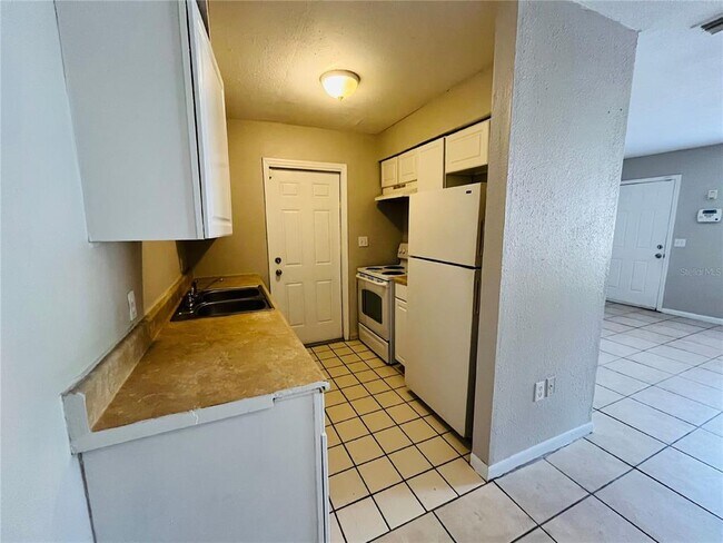 Foto del edificio - 1031 Crestview Ave