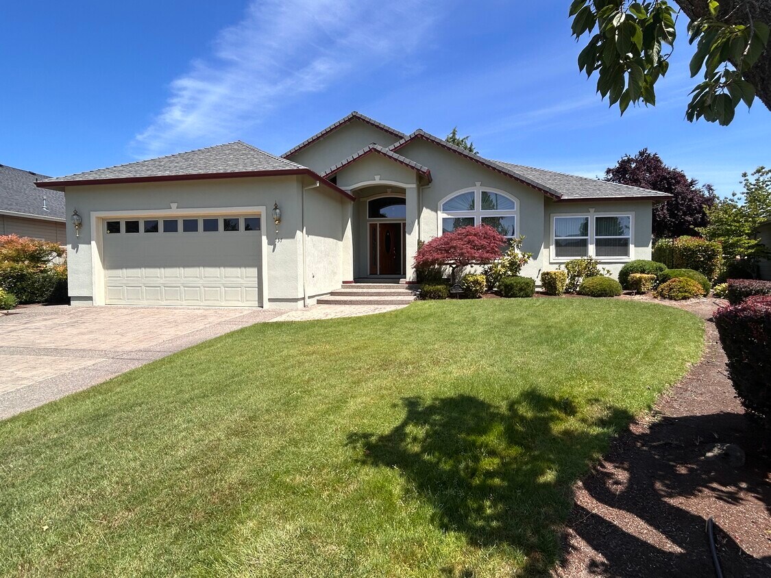 Foto principal - 137 Keystone Way