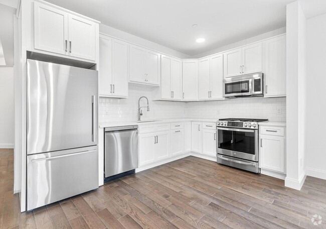 Kitchen - 206-208 Main St