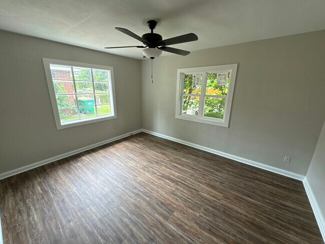 Foto del edificio - 704 Covington Ave