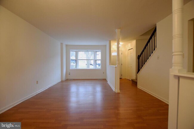Building Photo - 703 Robinwood Dr