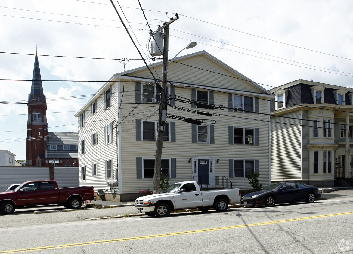 Building Photo - 329 Main St