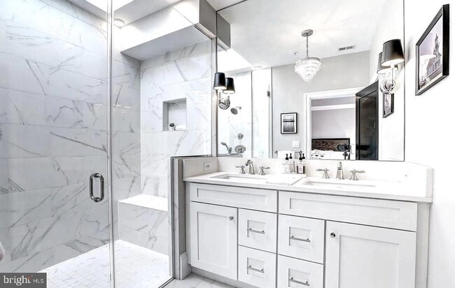 Foto del edificio - 3624 10th St NW