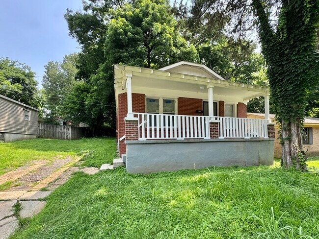 Foto del edificio - 863 E Person Ave